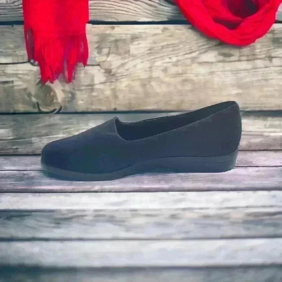 Worthington Sport Women’s size 7 Black Cloth Slip-On flats.  Great Condition - Picture 4 of 9